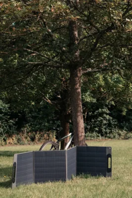 200W Foldable Solar Panel – Portable Camping Solar Charger with USB-C, USB-A & MC4 Output